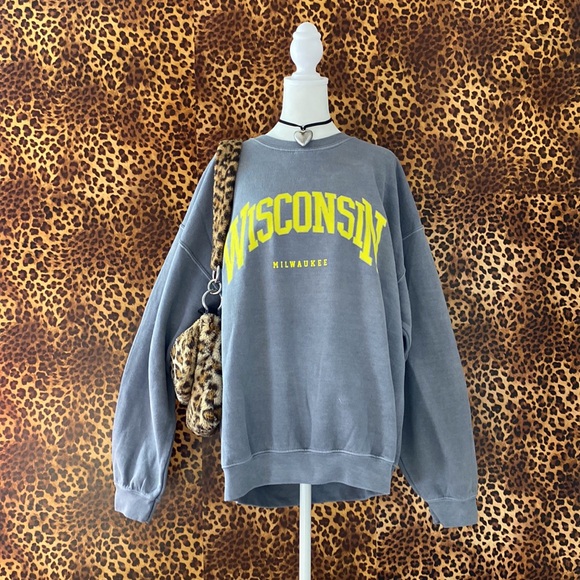 Vintage Crewneck - Picture 2 of 8